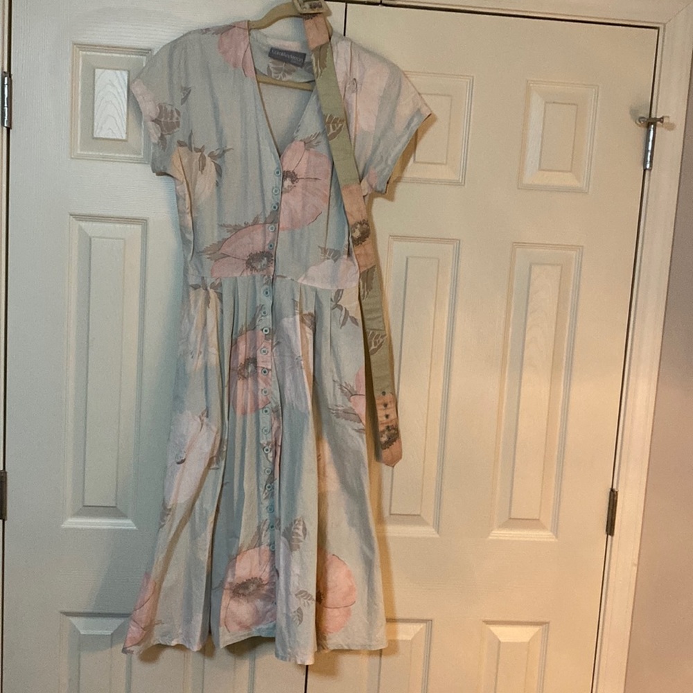 Fabulous pastel floral dress!